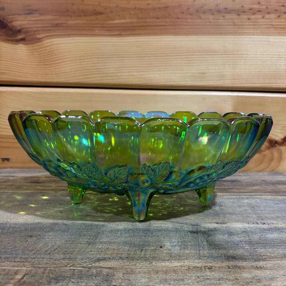 Vintage Indiana Glass Iridescent Green‎ Carnival Glass Bowl - Picture 6 of 12